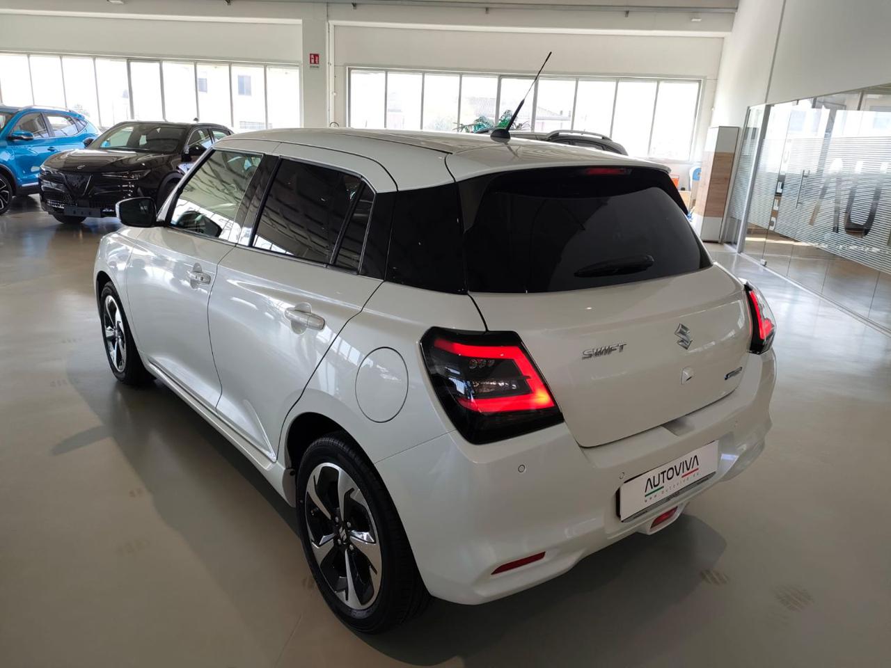 SUZUKI Swift 1.2 Hybrid CVT Top - 6