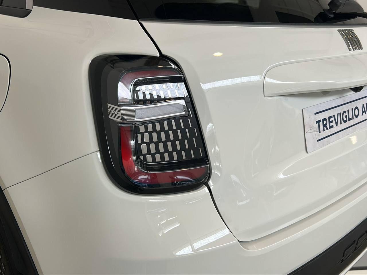 FIAT 600 Hybrid 145 CV DCT MHEV La Prima - 38