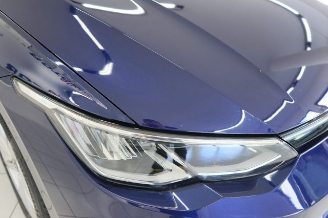 VOLKSWAGEN Golf 23