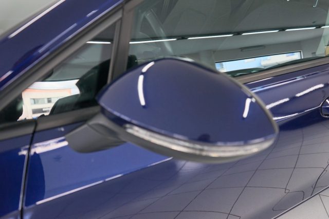 VOLKSWAGEN Golf 26