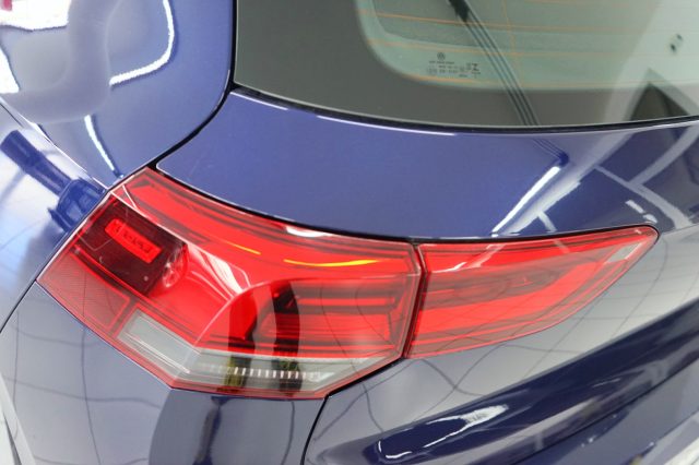 VOLKSWAGEN Golf 27