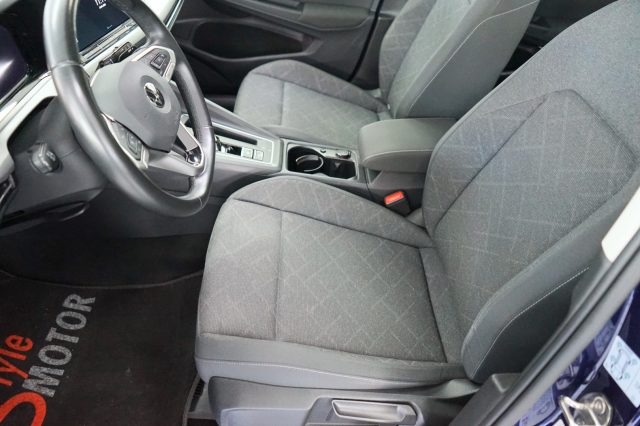 VOLKSWAGEN Golf 31