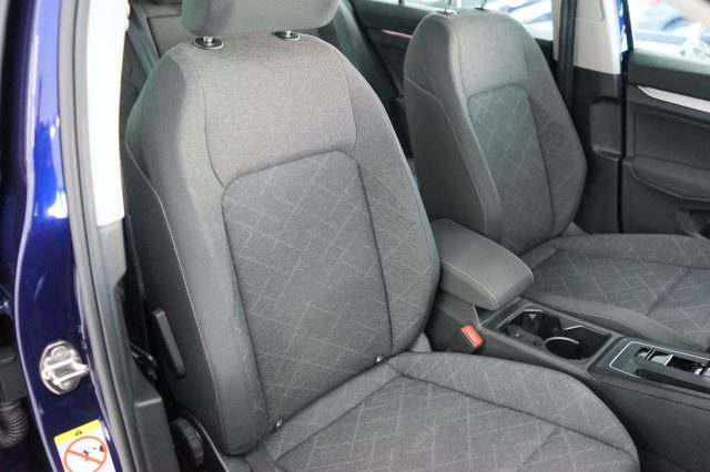VOLKSWAGEN Golf 41