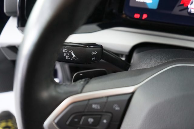 VOLKSWAGEN Golf 56