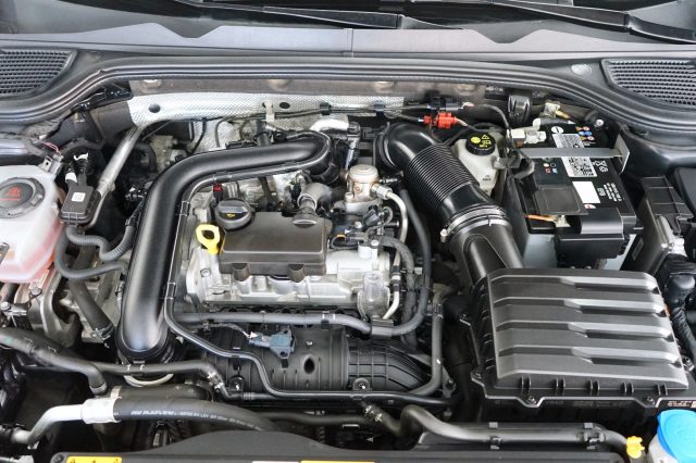 VOLKSWAGEN Golf 59