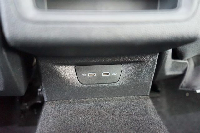 VOLKSWAGEN Golf 67