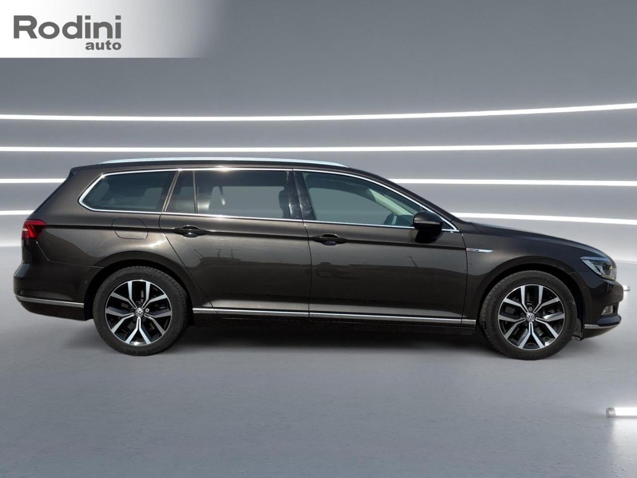 VOLKSWAGEN Passat Variant 2.0 TDI 4motion BlueMotion Technology - 2