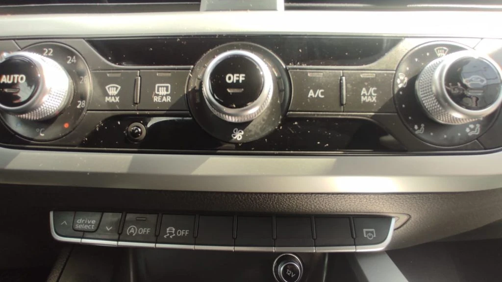 AUDI A4 Avant 2.0 TDI 150 CV - 14