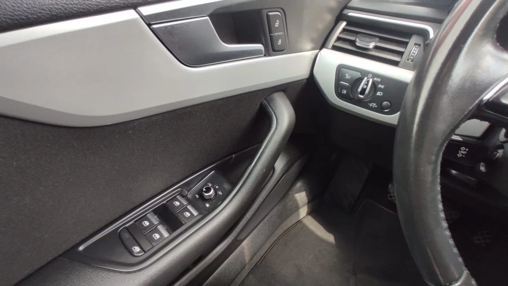 AUDI A4 Avant 2.0 TDI 150 CV - 11