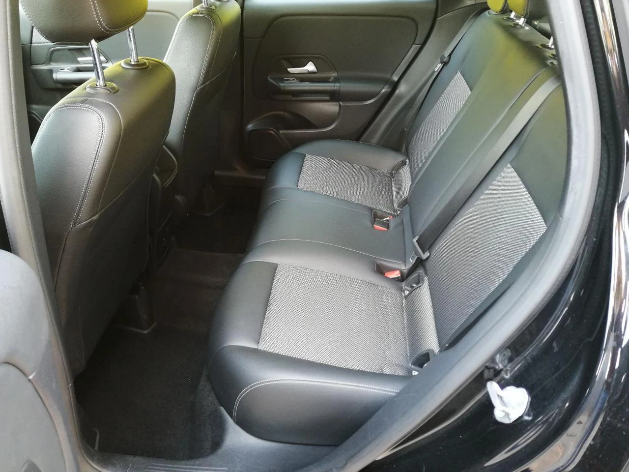 MERCEDES-BENZ GLA 180 Automatic Business Extra - 9