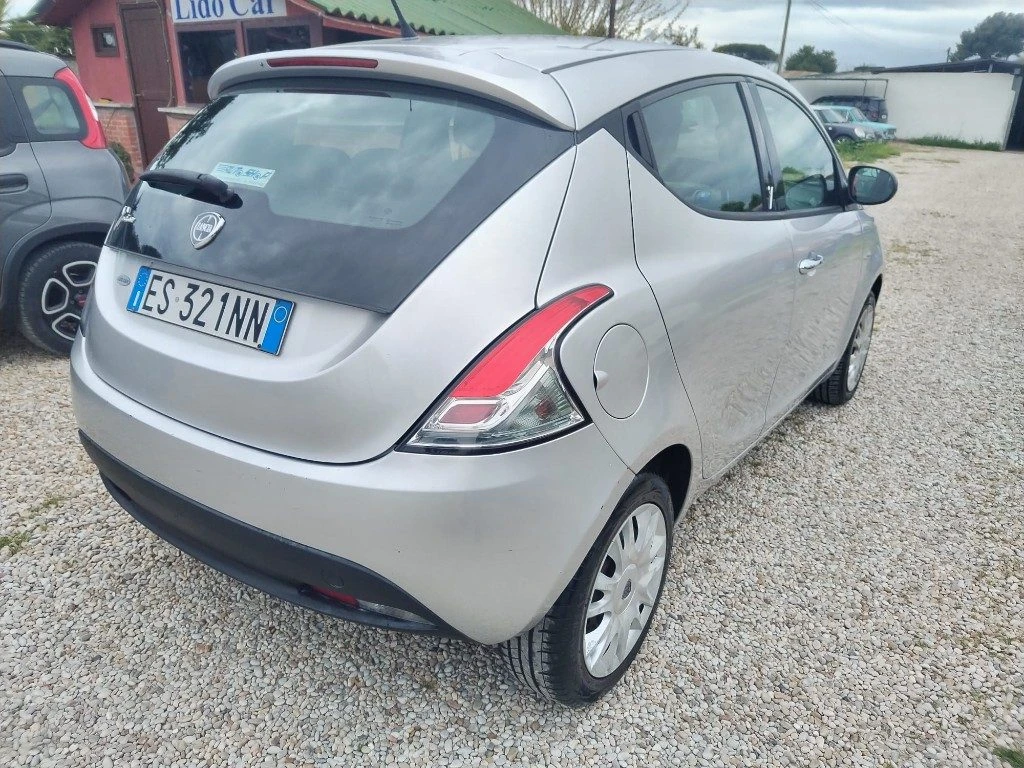 LANCIA Ypsilon 1.3 MJT 16V 95 CV 5 porte S&S Silver - 6