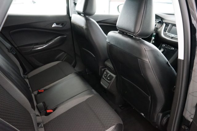 OPEL Grandland X 37