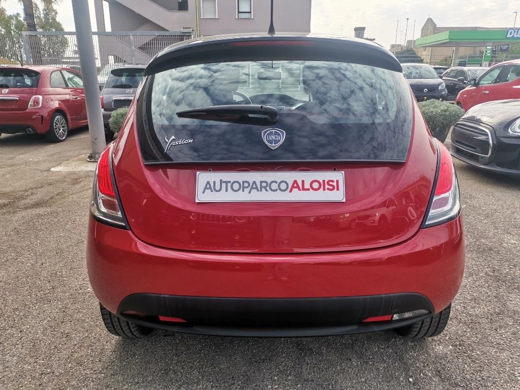 LANCIA Ypsilon 1.2 69 CV 5 porte S&S Black&Red - 4