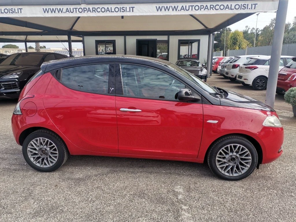 LANCIA Ypsilon 1.2 69 CV 5 porte S&S Black&Red - 6