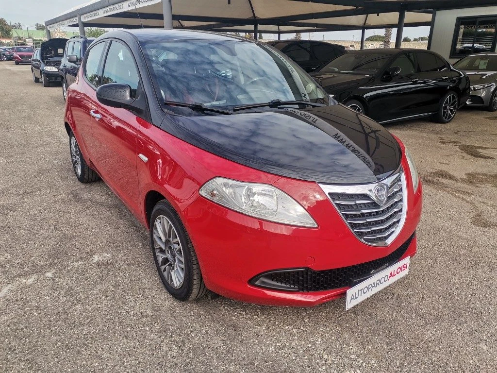 LANCIA Ypsilon 1.2 69 CV 5 porte S&S Black&Red - 7