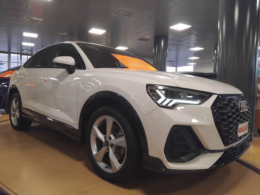 AUDI Q3 SPORTBACK 40 TDI quattro S tr. Bus. Plus 19 B&O - 4