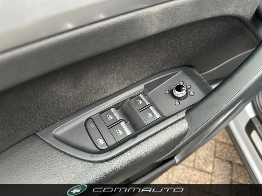 AUDI Q5 SPB 40 TDI quattro S tronic S line Sportback - 6
