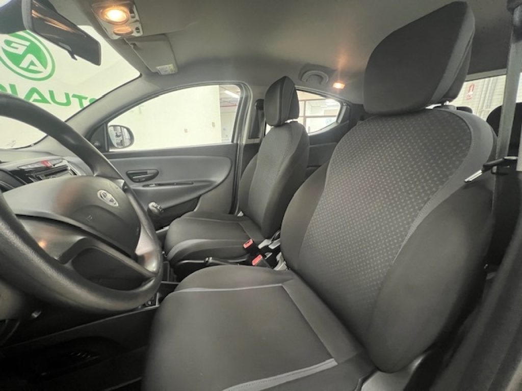 LANCIA Ypsilon III 2015 -  1.3 mjt Silver s&s 95cv - 6