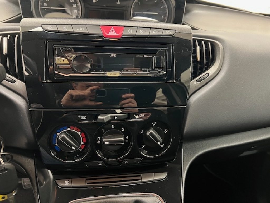 LANCIA Ypsilon III 2015 -  1.3 mjt Silver s&s 95cv - 12