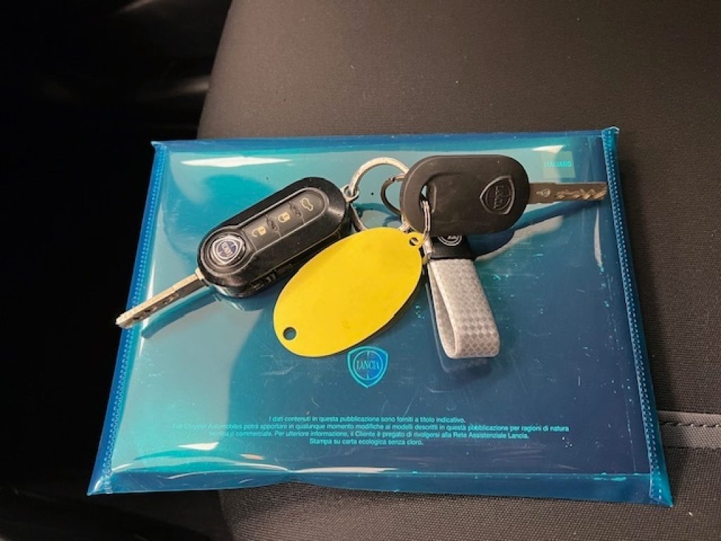 LANCIA Ypsilon III 2015 -  1.3 mjt Silver s&s 95cv - 16