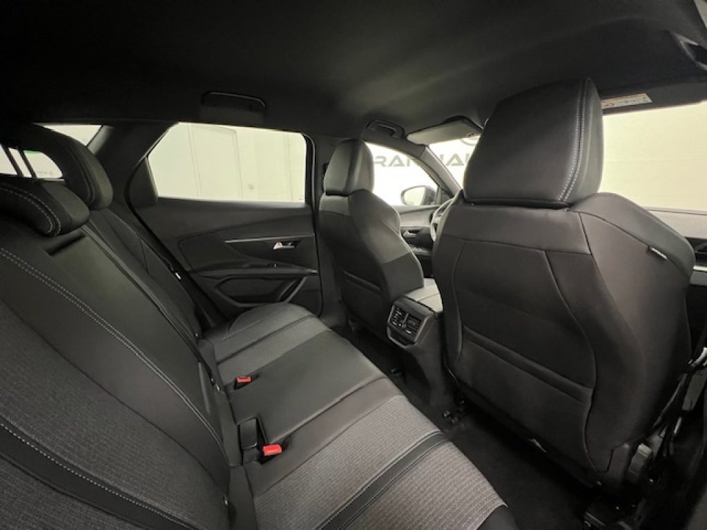 PEUGEOT 3008 II 2021 -  1.5 bluehdi Allure Pack s&s 130cv eat8 - 17