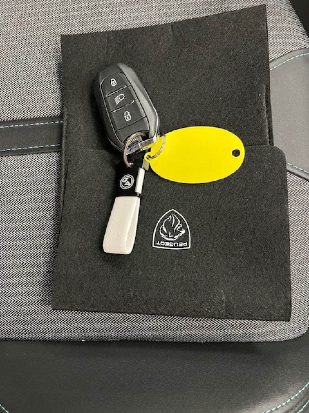 PEUGEOT 3008 II 2021 -  1.5 bluehdi Allure Pack s&s 130cv eat8 - 20