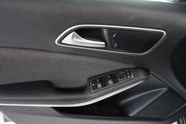 MERCEDES-BENZ A 160 33