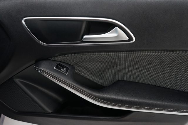 MERCEDES-BENZ A 160 40