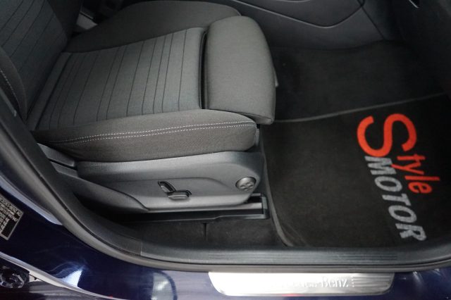 MERCEDES-BENZ GLC 220 37