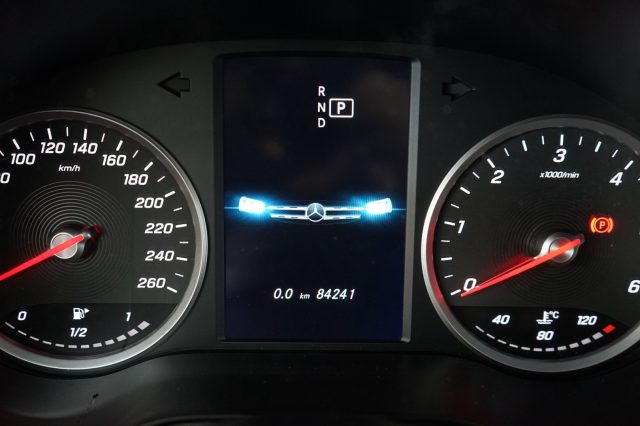 MERCEDES-BENZ GLC 220 54