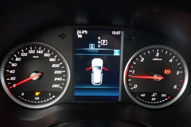 MERCEDES-BENZ GLC 220 57