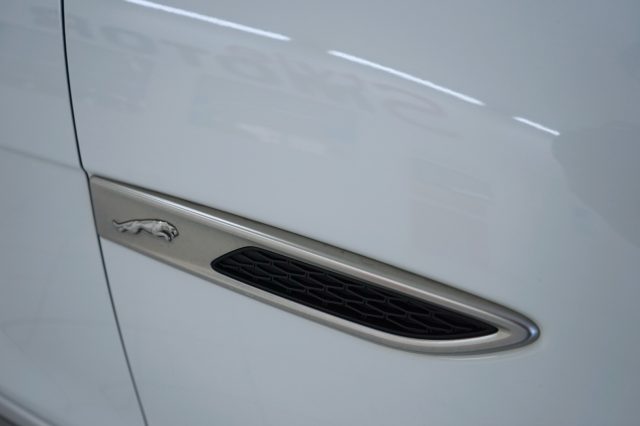 JAGUAR F-Pace 34