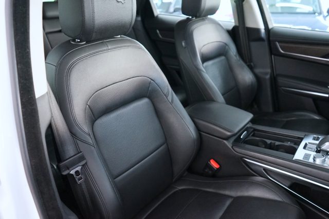 JAGUAR F-Pace 49