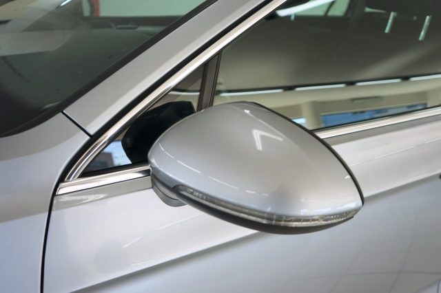 VOLKSWAGEN Passat Variant 31