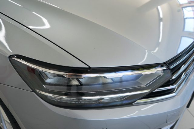 VOLKSWAGEN Passat Variant 28