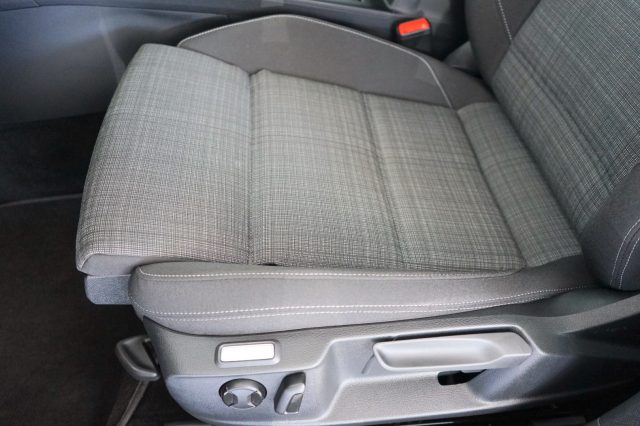 VOLKSWAGEN Passat Variant 35