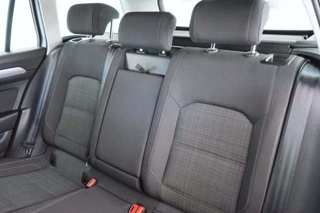 VOLKSWAGEN Passat Variant 39