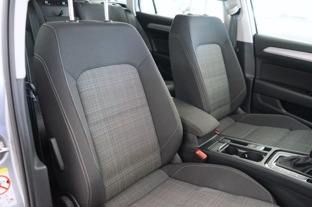 VOLKSWAGEN Passat Variant 41