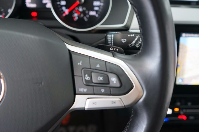 VOLKSWAGEN Passat Variant 53
