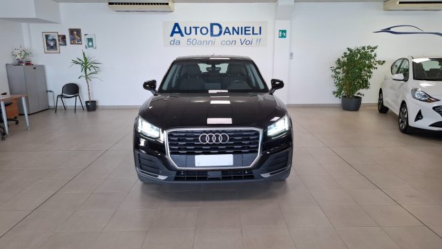 AUDI Q2 Nero pastello