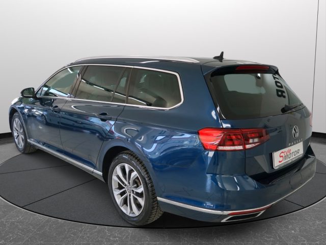 VOLKSWAGEN Passat Variant 24