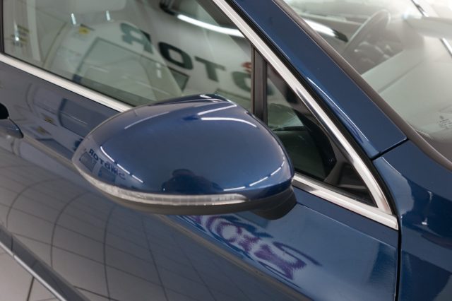 VOLKSWAGEN Passat Variant 28