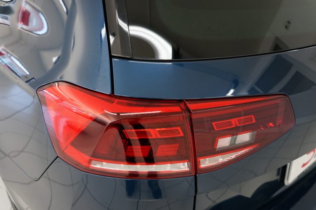 VOLKSWAGEN Passat Variant 32