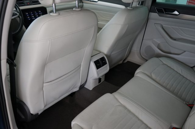 VOLKSWAGEN Passat Variant 38