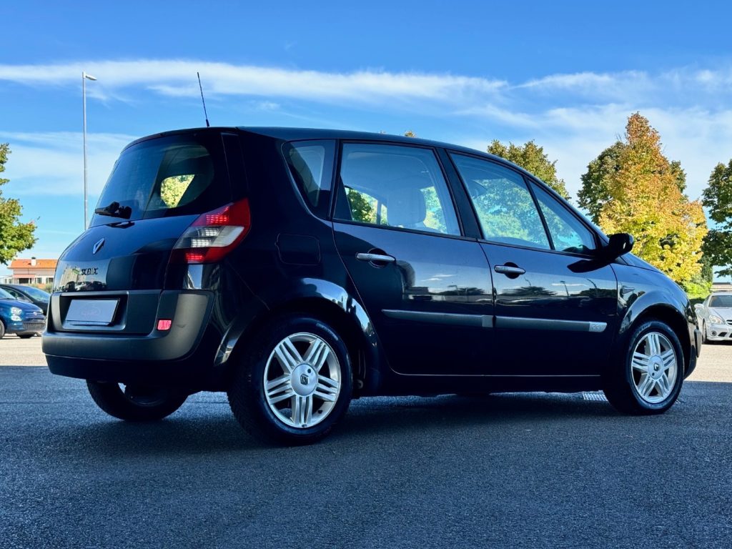 http://graphics.gestionaleauto.com/gonline_graphics/22235349_O_6802275e1c101.jpg