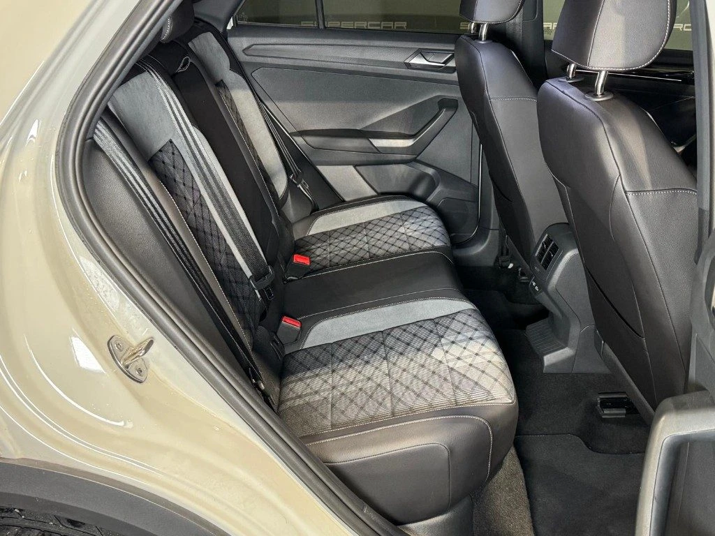 VOLKSWAGEN T-Roc 1.5 TSI ACT DSG R-Line - 13
