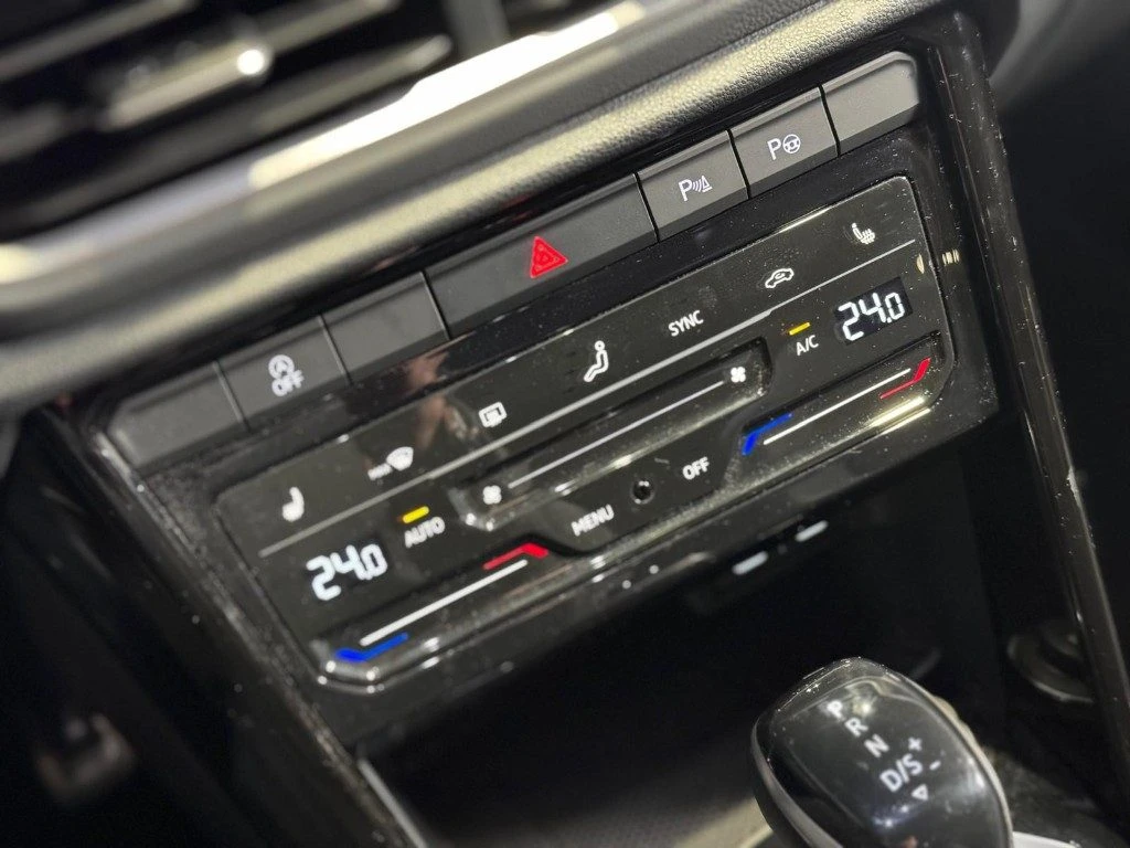 VOLKSWAGEN T-Roc 1.5 TSI ACT DSG R-Line - 16