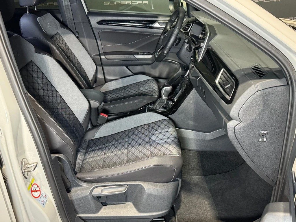 VOLKSWAGEN T-Roc 1.5 TSI ACT DSG R-Line - 12