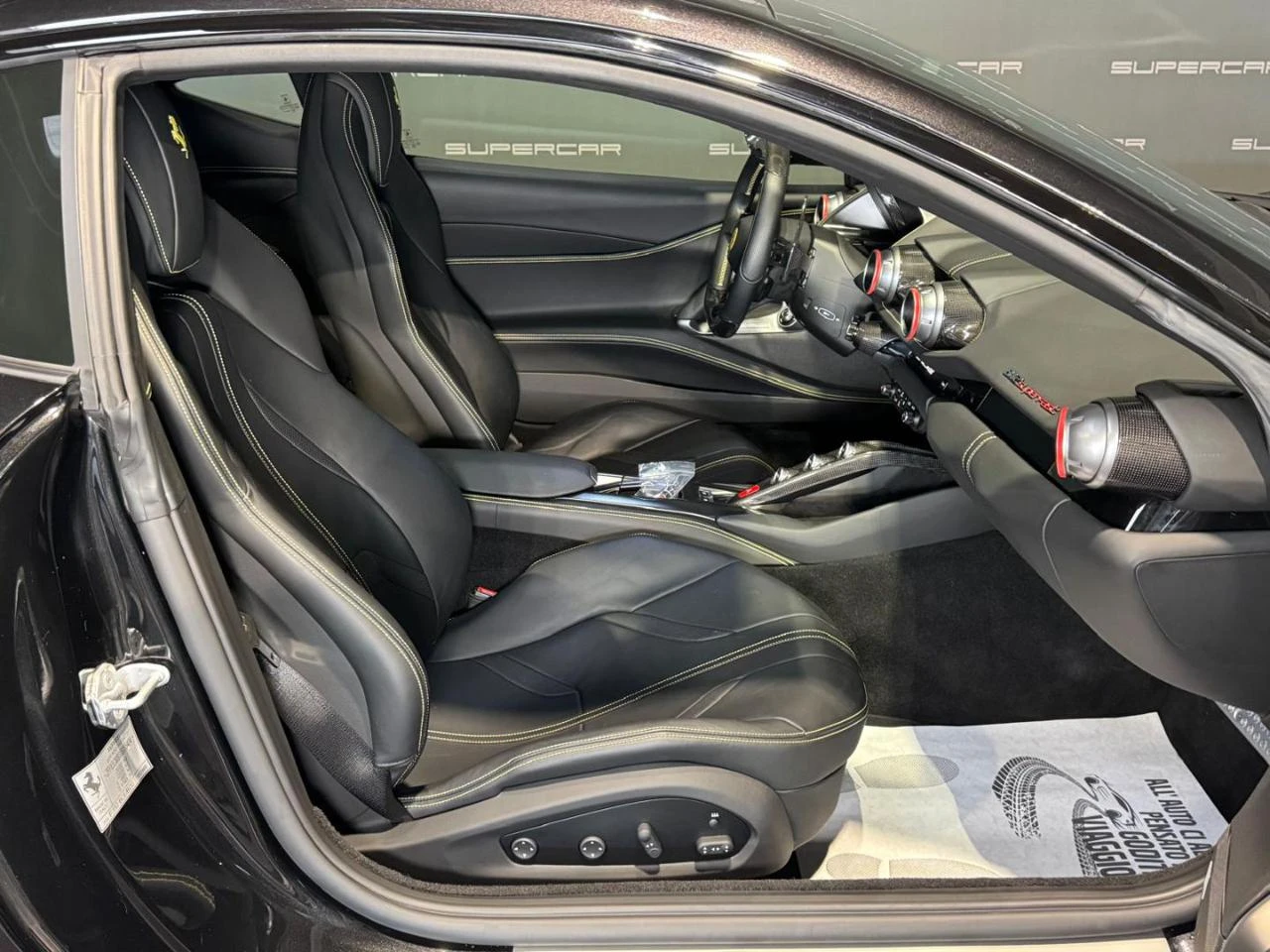 FERRARI 812 Superfast - 9