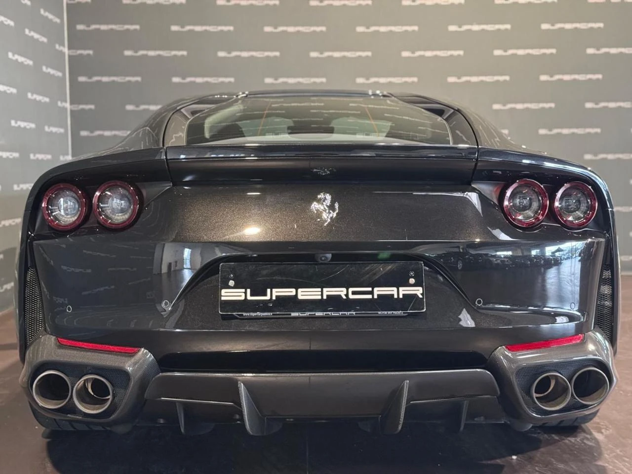 FERRARI 812 Superfast - 4